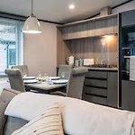 Lodge Jjs Lakewood *