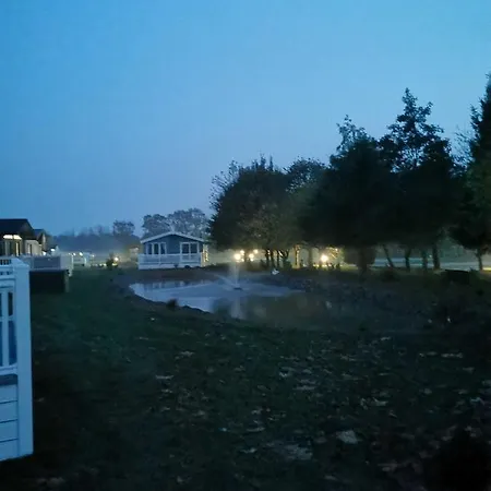 Jjs Lakewood Lodge *