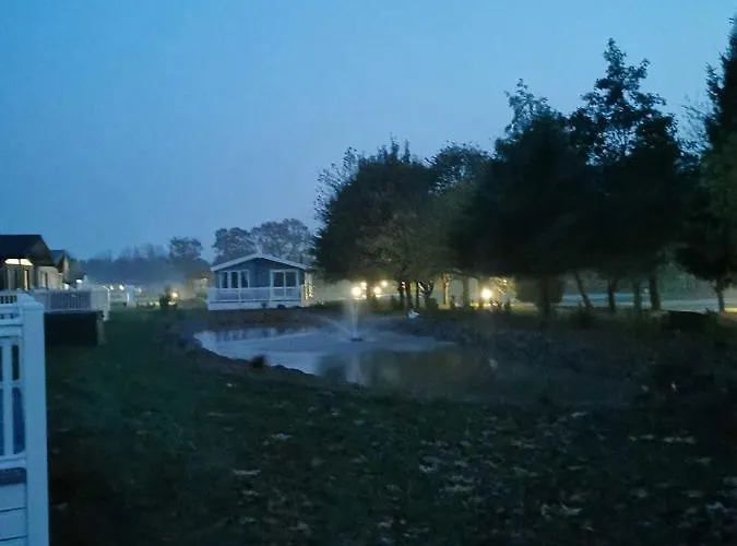 Jjs Lakewood Lodge *